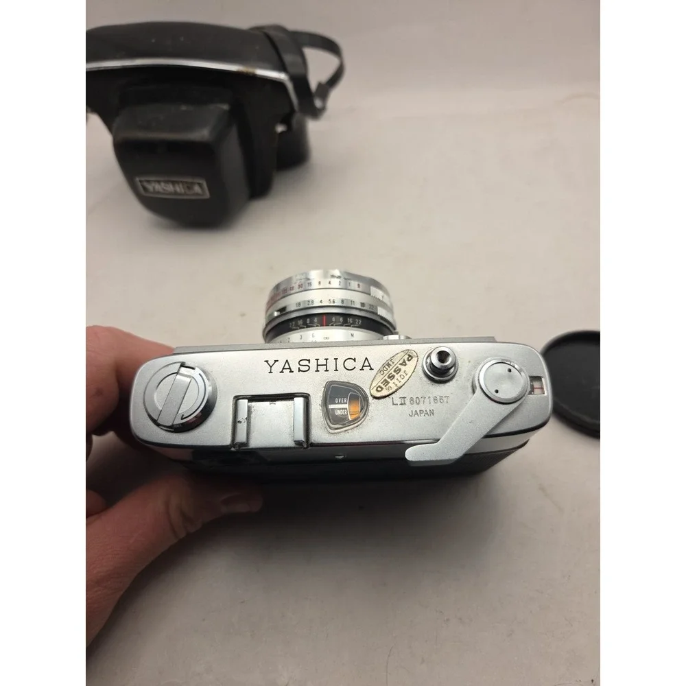 Yashica Lynx-5000 35mm Film Camera 45mm F1.8 & Case Partially Tested See NOTES